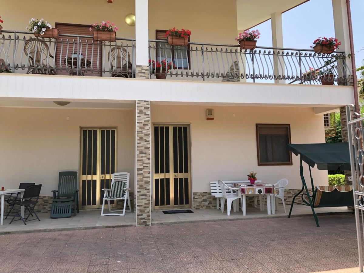 La Maison De Daniele Et Maria Daire Fontane Bianche Dış mekan fotoğraf